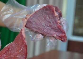 Thấy miếng thịt bò có 3 đặc điểm này tuyệt đối đừng mua