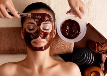 Làm sáng da xỉn màu bằng mặt nạ sô cô la
