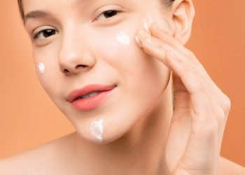 Skin Cycling – xu hướng làm đẹp mới đang phủ sóng Tik Tok