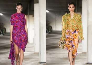 Váy, áo hoa tiếp tục nở rộ trên sàn diễn