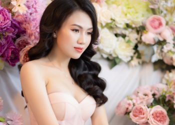 Chân dung mẹ đơn thân sẽ đại diện nhan sắc Việt Nam tại Hoa hậu Quý bà toàn cầu 2023