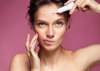 Thuốc trị mụn trứng cá: phân loại – tác dụng và lưu ý khi dùng