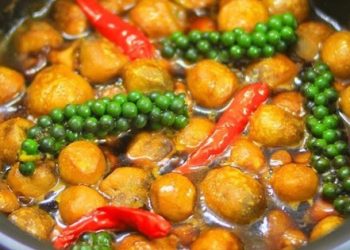 Cách làm nấm rơm kho tiêu chay đơn giản, hấp dẫn