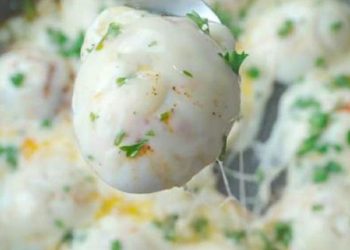 Trứng gà luộc làm thêm ‘toping’ kiểu này rất ngon! Ngày bận rộn cần ăn nhanh, chỉ 1 món thôi nhưng đủ no đấy nhé